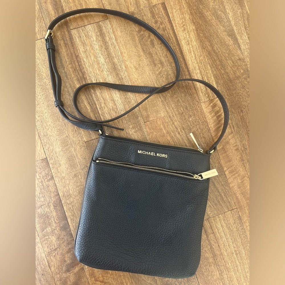Michael Kors classic crossbody bag